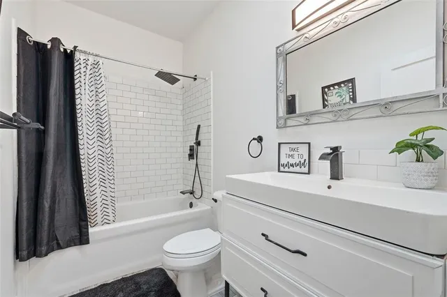 $345,000 | 2239 West Central Avenue, Winter Haven, FL 33880