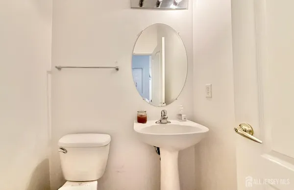 $2,468 | 406 Birch Court, New Brunswick, NJ 08901