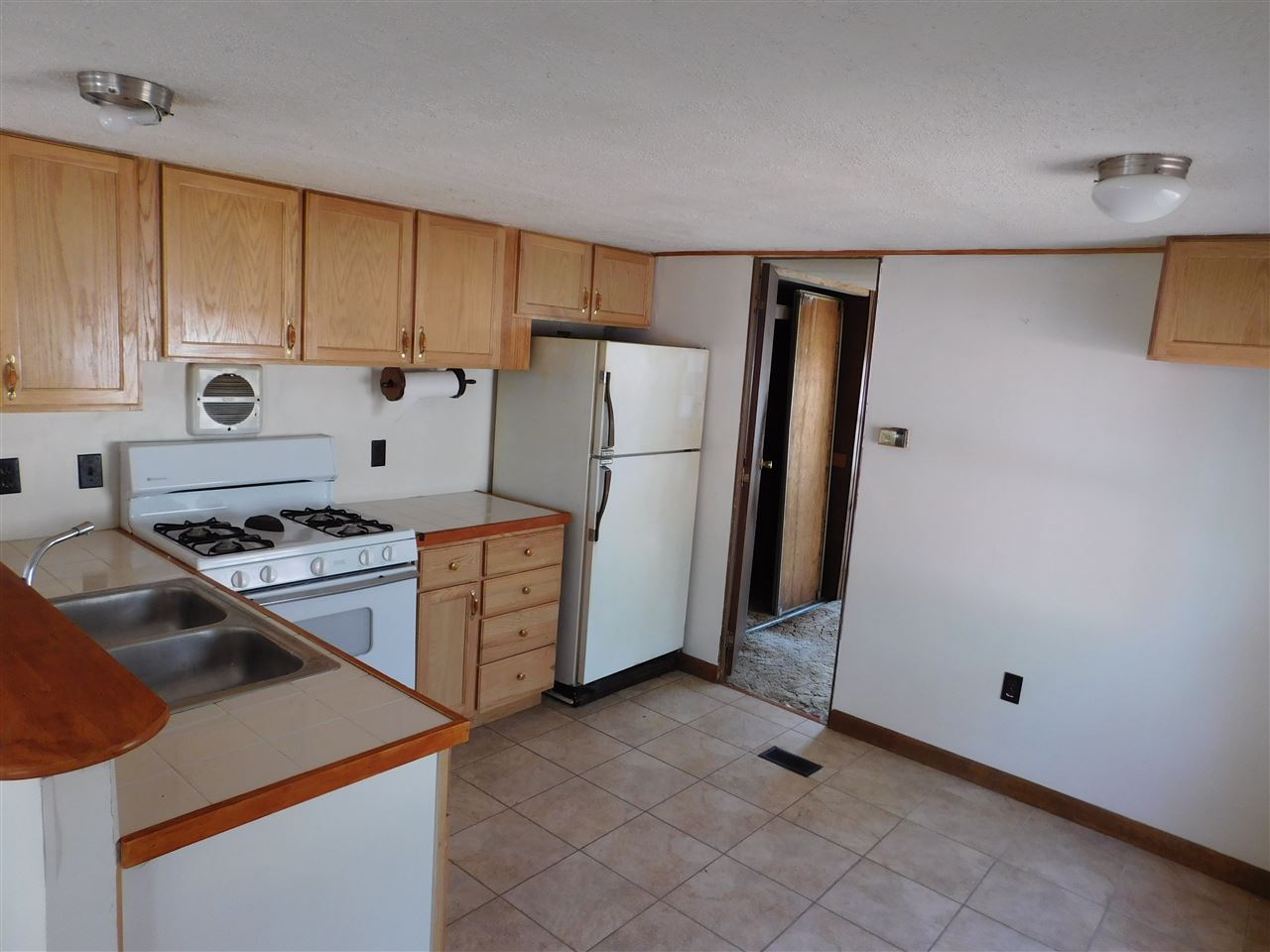 48 Tuftonboro Neck Road Tuftonboro, NH 03853 - Photo 3 of 16 Gallery Image 3