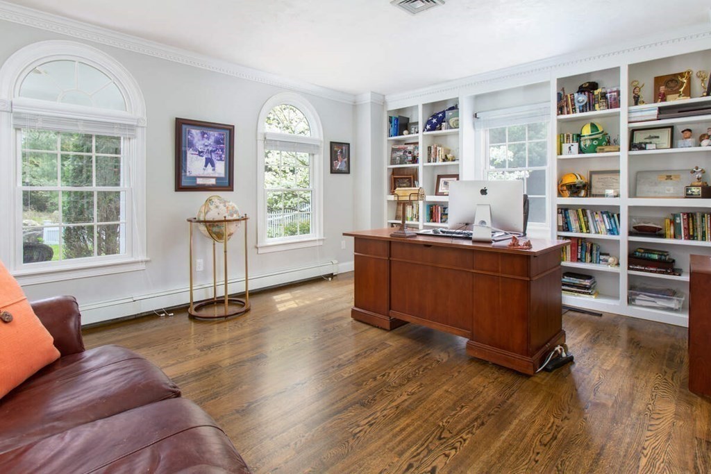 61 Wagon Road Walpole, MA 02081 - Photo 8 of 19 Gallery Image 8