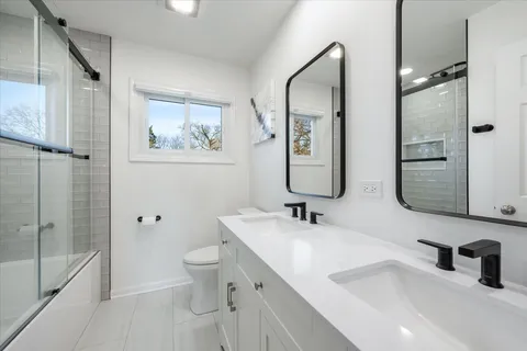 $725,000 | 1246 Laurel Avenue, Deerfield, IL 60015