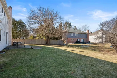 $725,000 | 1246 Laurel Avenue, Deerfield, IL 60015