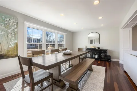 $725,000 | 1246 Laurel Avenue, Deerfield, IL 60015