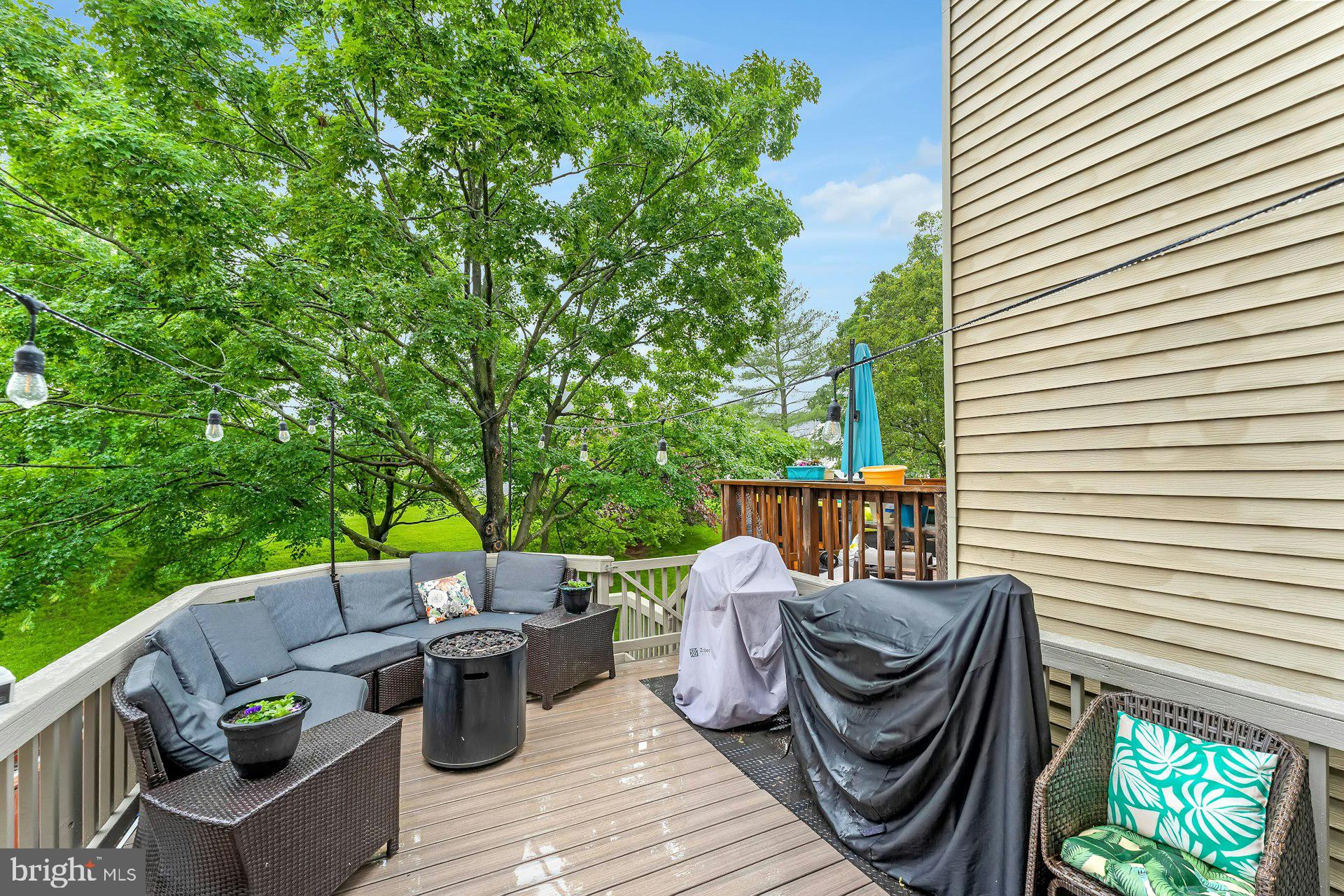 43602 Blacksmith Square Ashburn, VA 20147 - Photo 28 of 33 a view of a patio on the deck