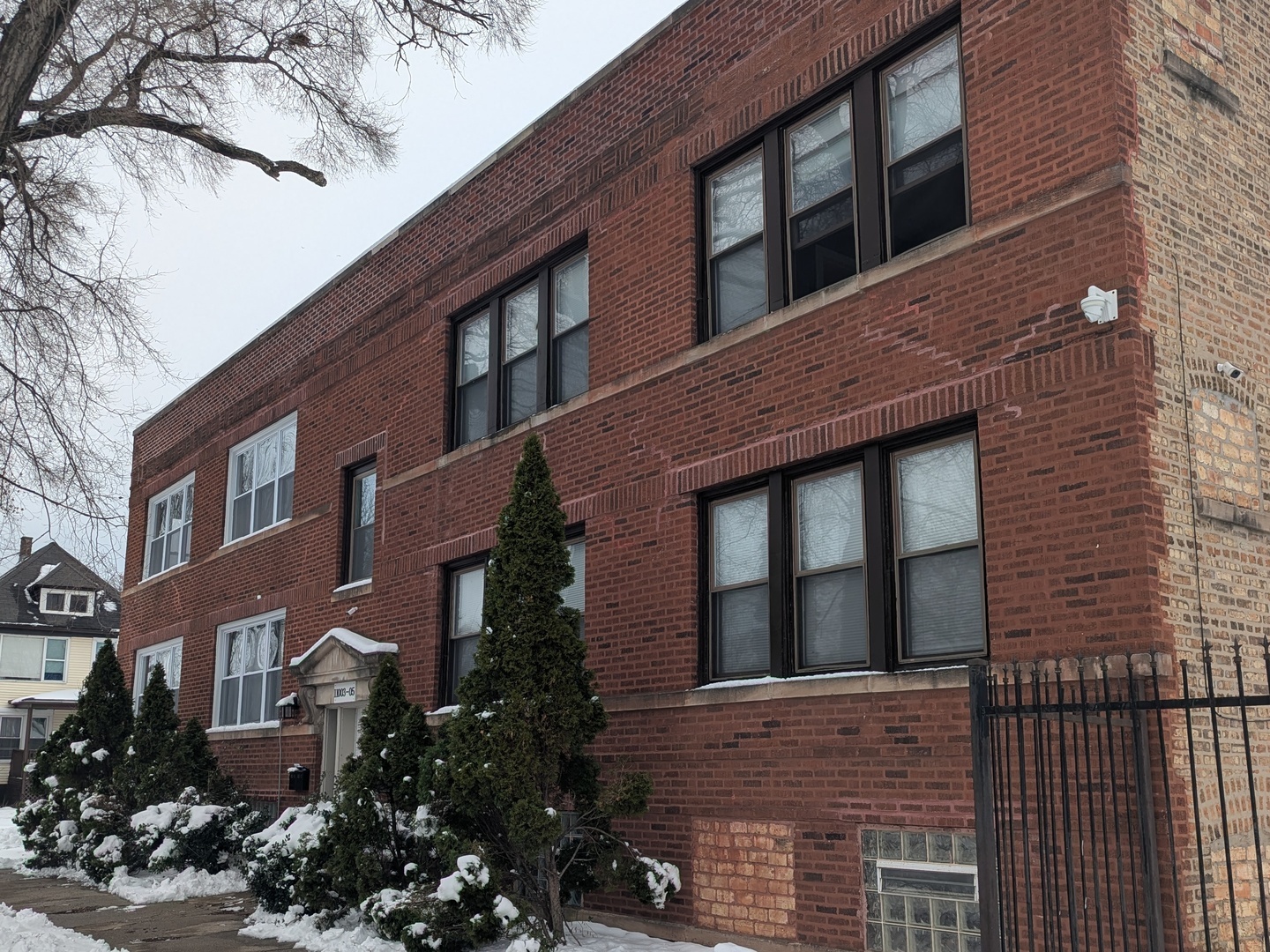 11005 South Perry Avenue, Unit 2 Chicago, IL 60628 - Photo 16 of 16 a building view with a outdoor space