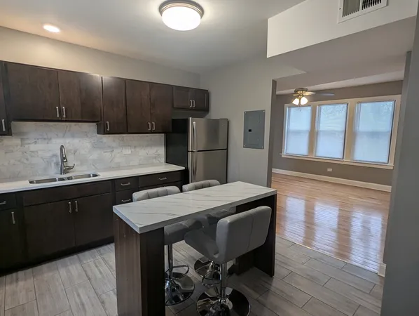 $1,450 | 11005 South Perry Avenue, Unit 2, Chicago, IL 60628