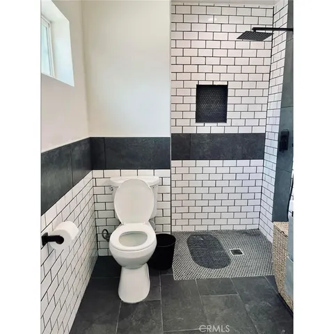 $1,799 | 7325 Matilija Avenue, Van Nuys, CA 91405