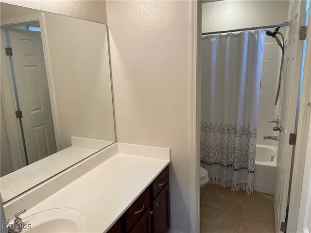 $2,000 | 8825 West Torino Avenue, Las Vegas, NV 89148