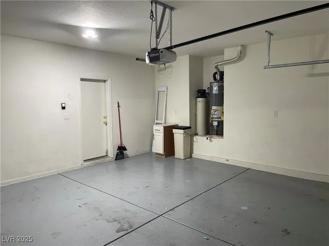 $2,000 | 8825 West Torino Avenue, Las Vegas, NV 89148