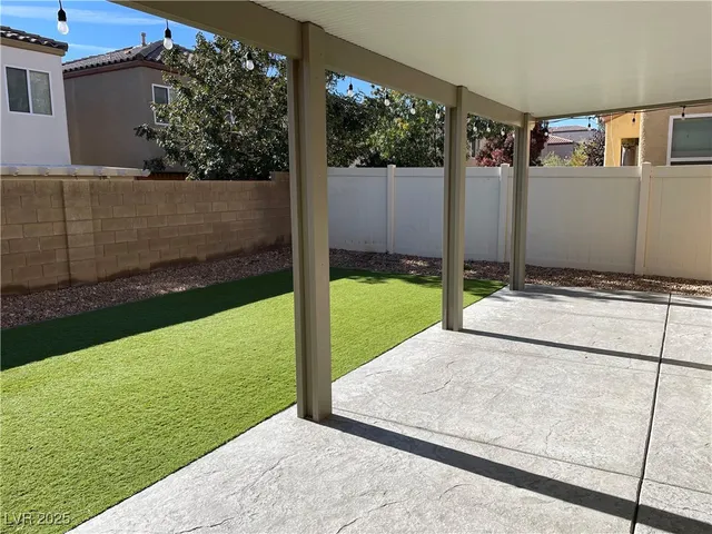 $2,000 | 8825 West Torino Avenue, Las Vegas, NV 89148