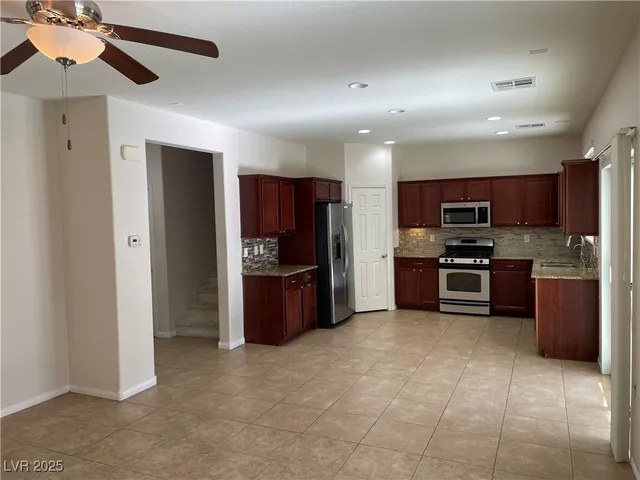 $2,000 | 8825 West Torino Avenue, Las Vegas, NV 89148