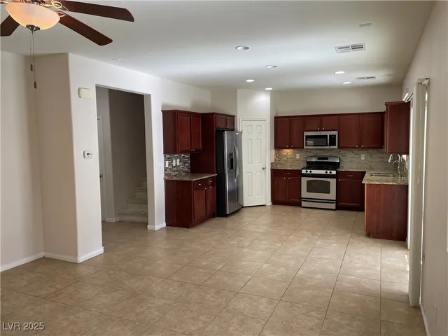 $2,000 | 8825 West Torino Avenue, Las Vegas, NV 89148