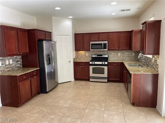 $2,000 | 8825 West Torino Avenue, Las Vegas, NV 89148