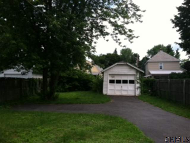 220 Alexander Avenue Schenectady, NY 12302 - Photo 3 of 15 Photo 3