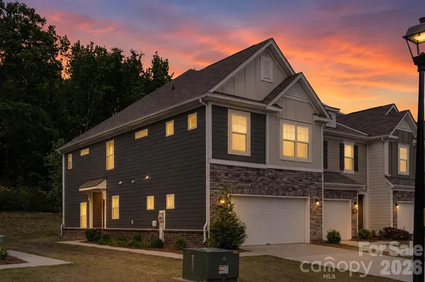 $379,999 | 230 Quinn Road, Unit 21, Matthews, NC 28104