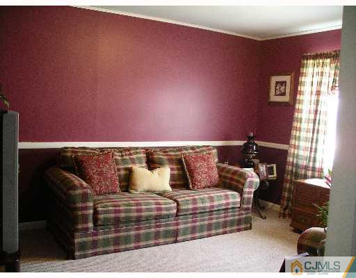 7 Glenville Road Edison, NJ 08817 - Photo 2 of 8 Gallery Image 2