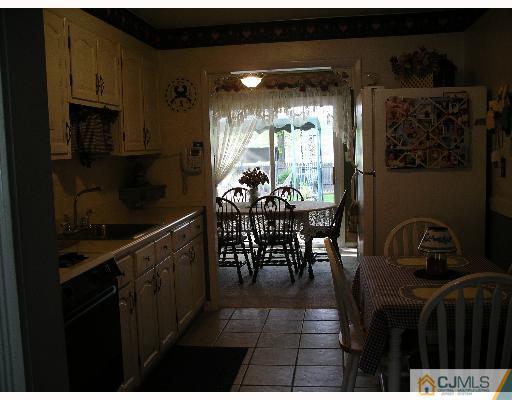 7 Glenville Road Edison, NJ 08817 - Photo 5 of 8 Gallery Image 5