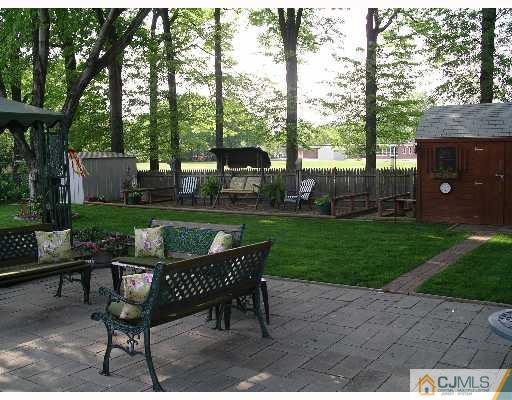 7 Glenville Road Edison, NJ 08817 - Photo 7 of 8 Gallery Image 7