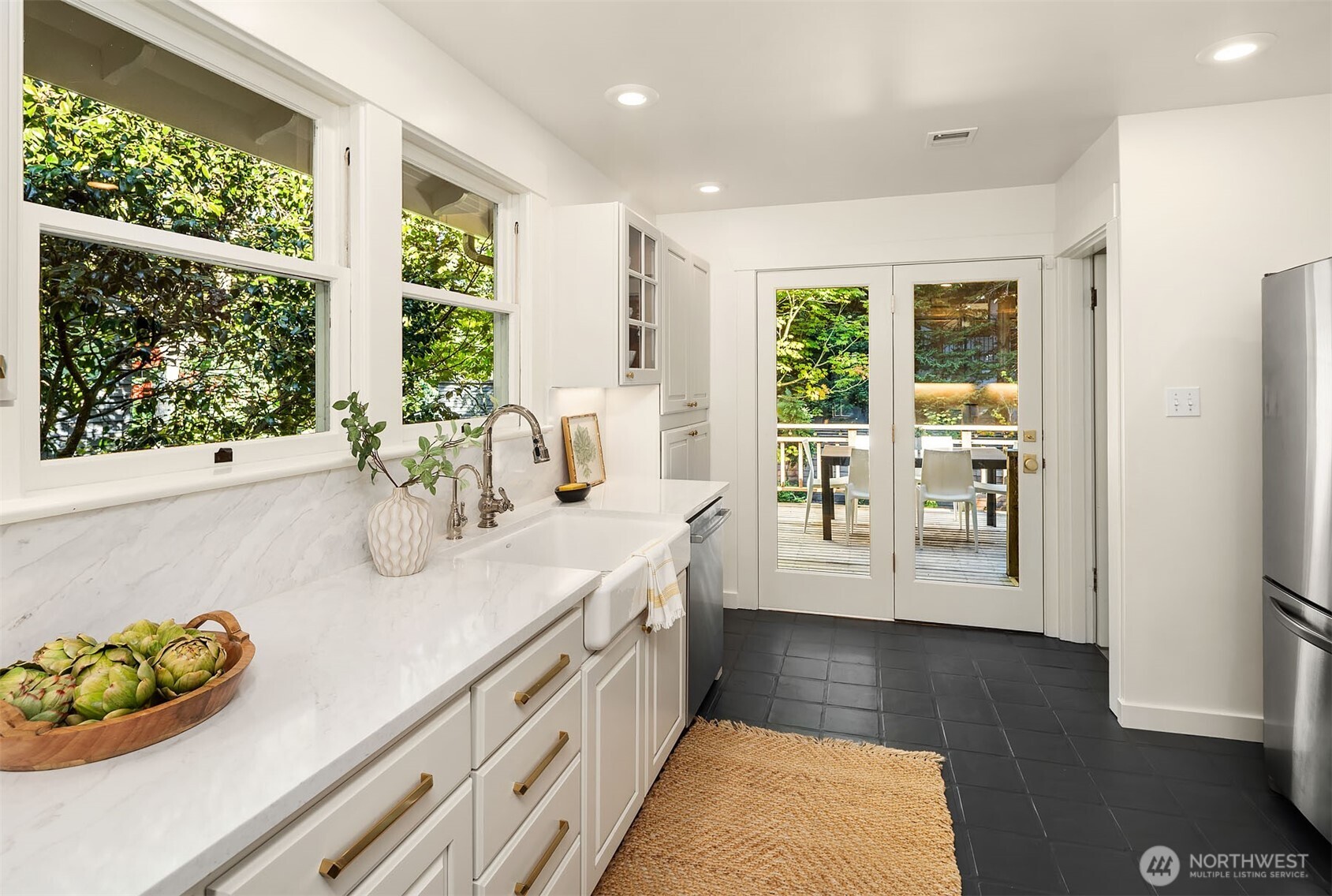 1418 33rd Avenue Seattle, WA 98122 - Photo 12 of 35