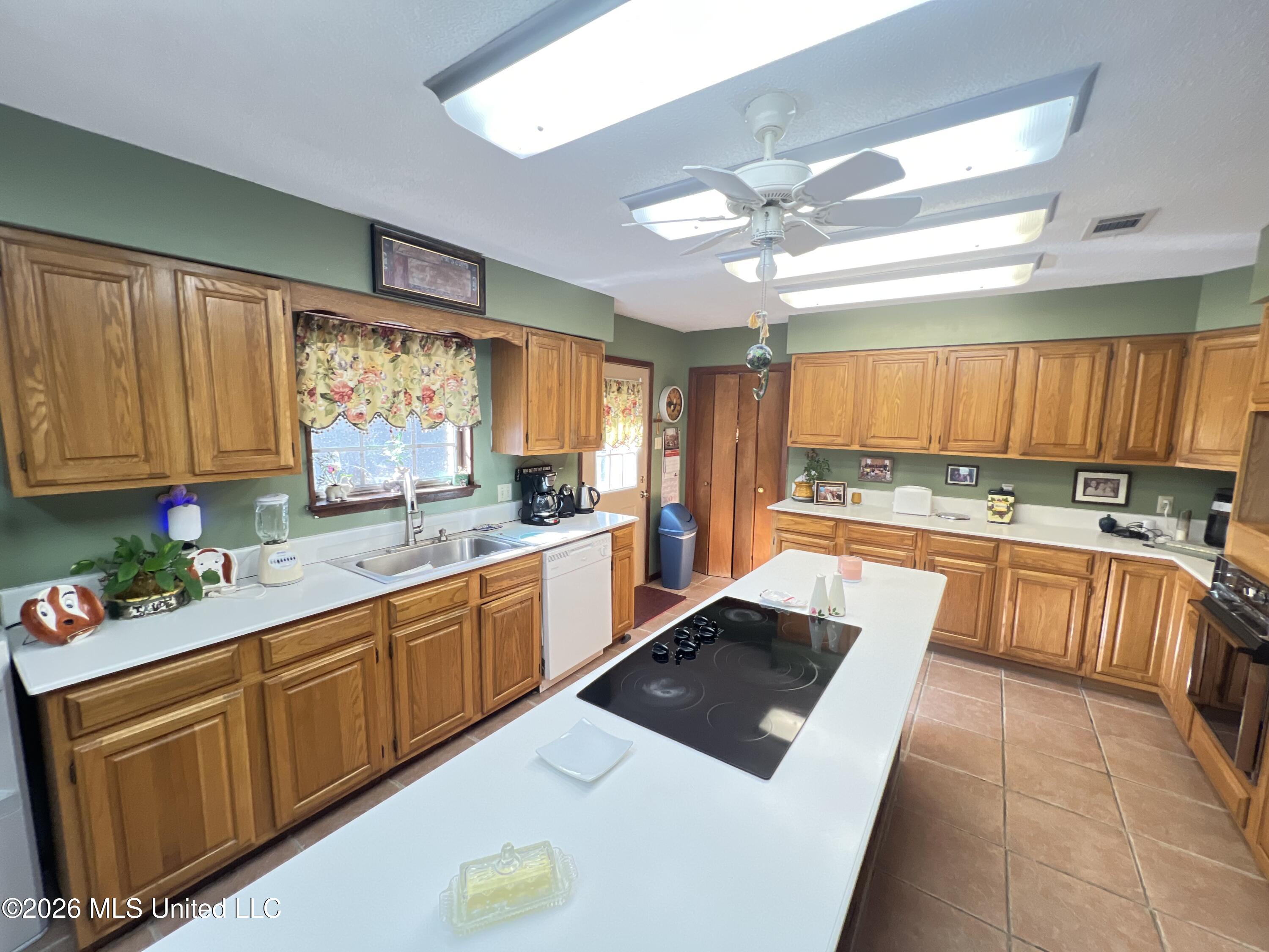654 Koula Place Diamondhead, MS 39525 - Photo 12 of 35 IMG_5847
