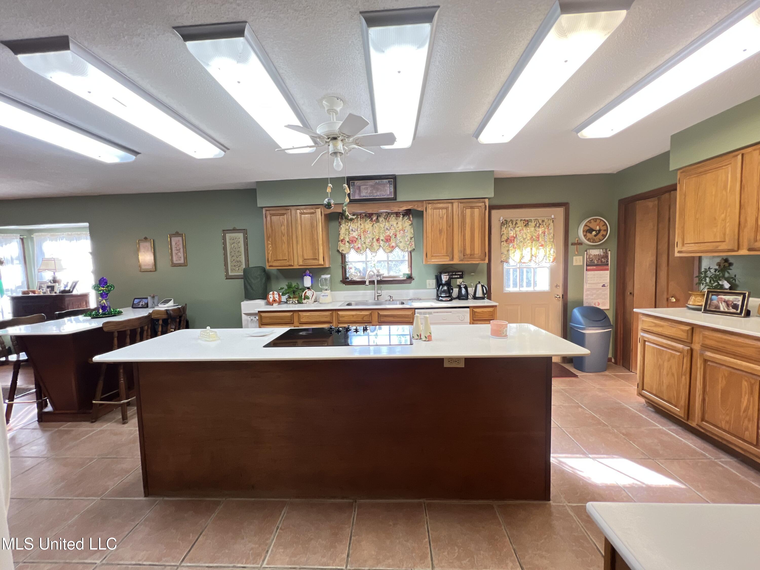 654 Koula Place Diamondhead, MS 39525 - Photo 2 of 35 IMG_5840