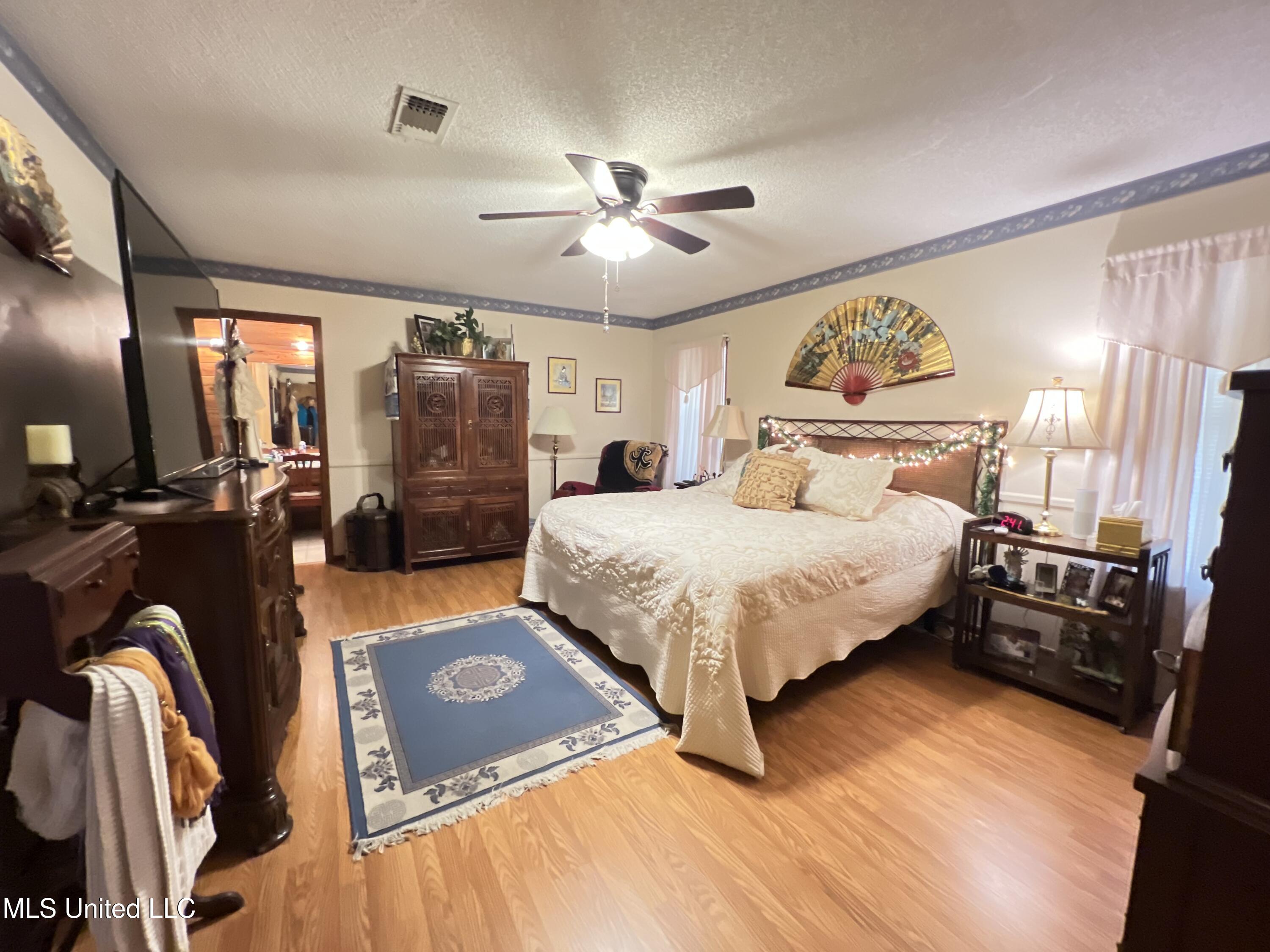 654 Koula Place Diamondhead, MS 39525 - Photo 4 of 35 IMG_5826