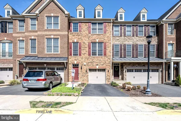 $650,000 | 42624 Lisburn Chase Terrace, Chantilly, VA 20152