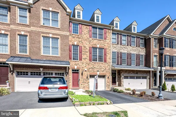 $650,000 | 42624 Lisburn Chase Terrace, Chantilly, VA 20152