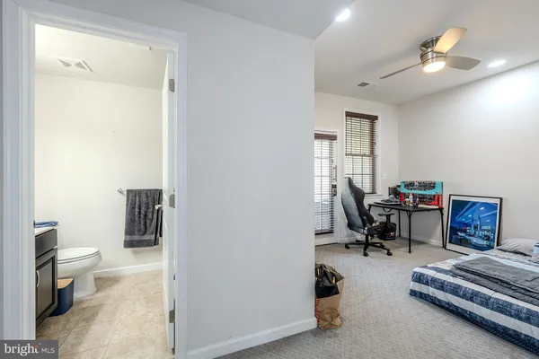 $650,000 | 42624 Lisburn Chase Terrace, Chantilly, VA 20152