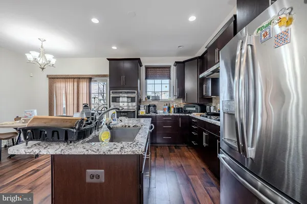 $650,000 | 42624 Lisburn Chase Terrace, Chantilly, VA 20152