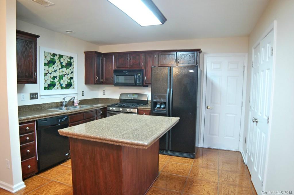 12315 Cardinal Point Road Charlotte, NC 28269 - Photo 2 of 24 Gallery Image 2