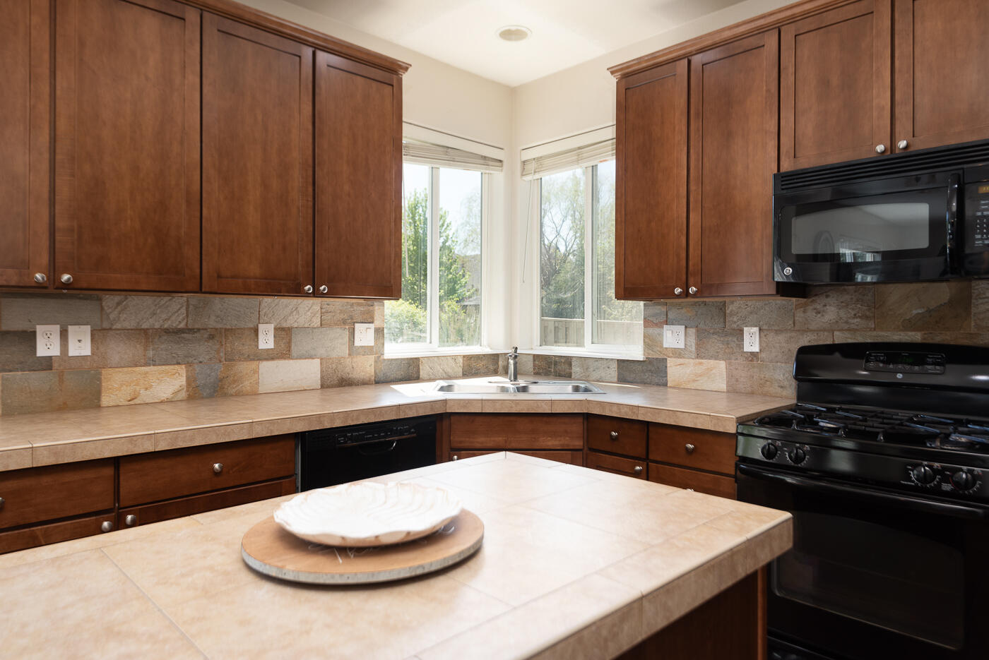 2664 Southwest 50th Street Redmond, OR 97756 - Photo 10 of 25 50th_Chris-29