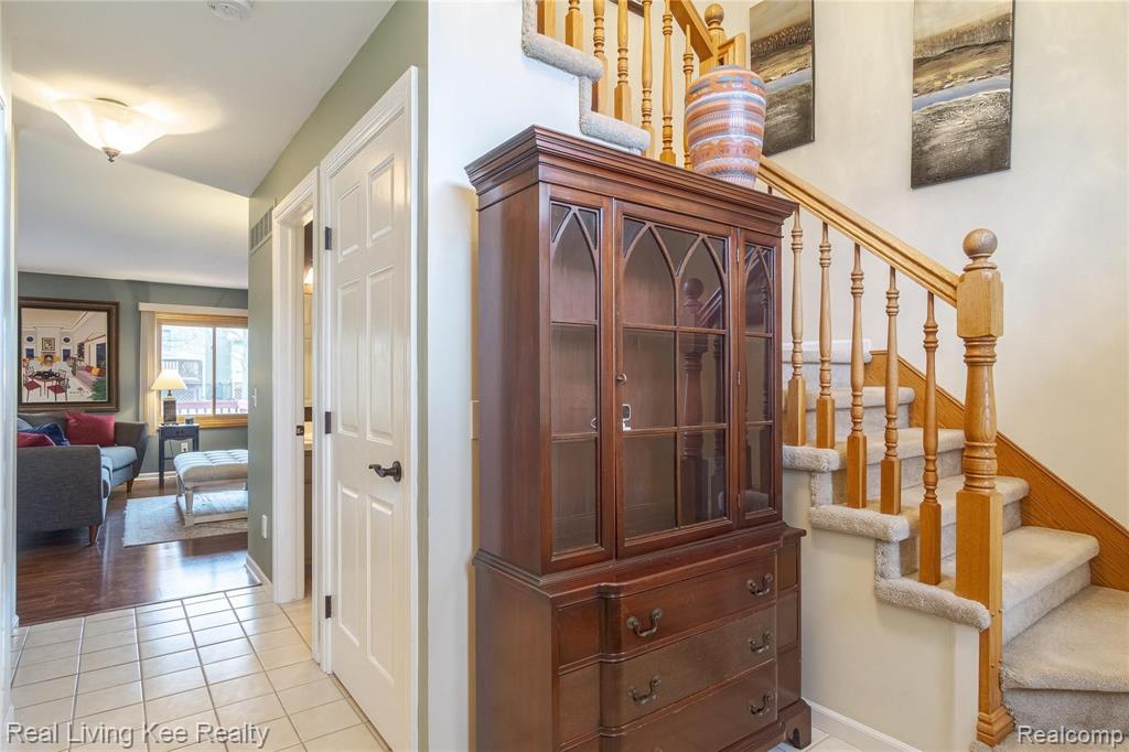 2200 Rochelle Park Drive Rochester Hills, MI 48309 - Photo 4 of 49