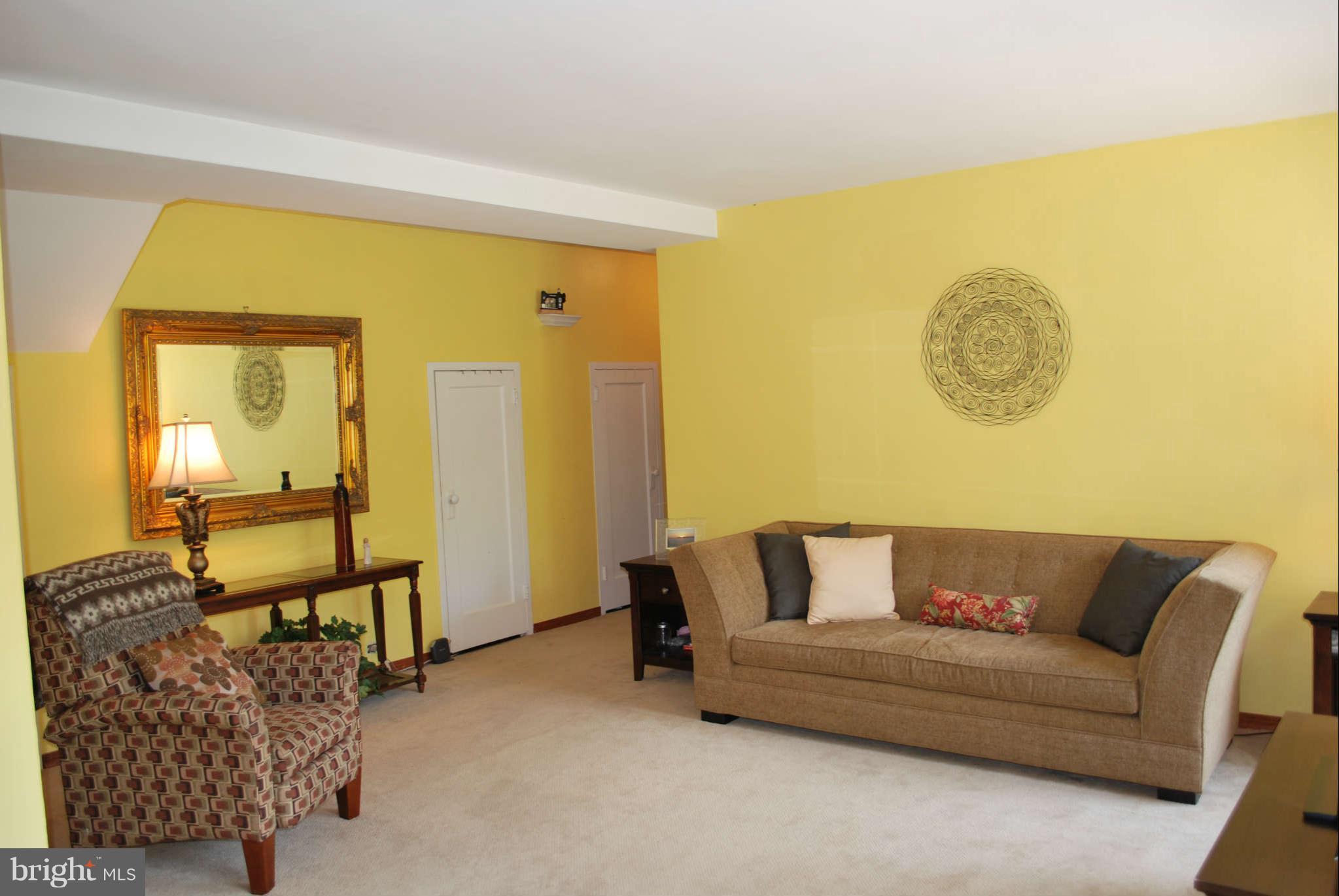 1770 Preston Road, Unit 823 Alexandria, VA 22302 - Photo 14 of 21 Living Room