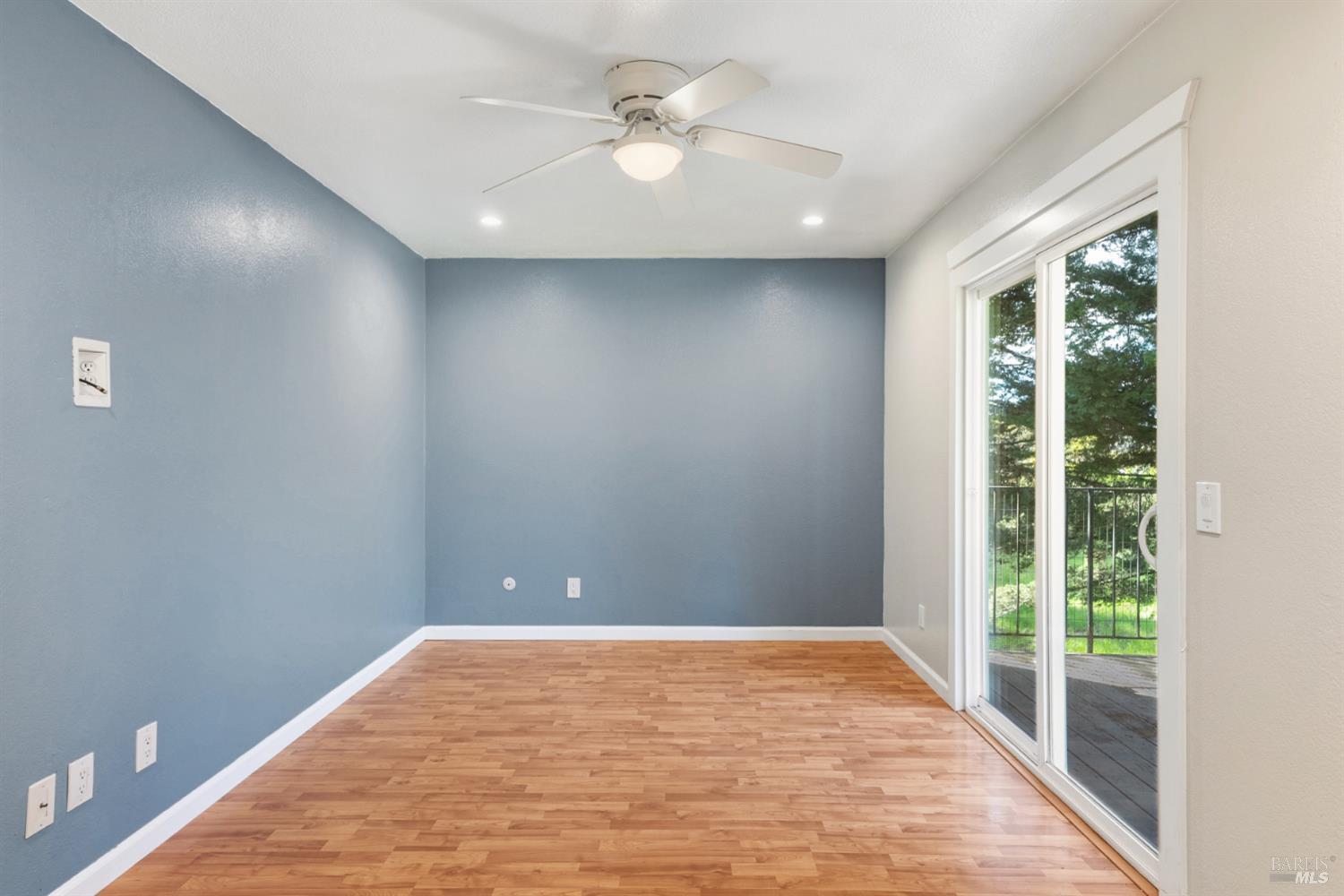 790 Hudis Street Rohnert Park, CA 94928 - Photo 33 of 41 a view of an empty room with a window