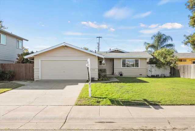 $499,000 | 230 East Walnut Street, Dixon, CA 95620