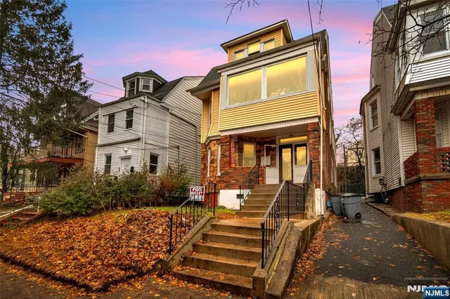 $2,000 | 45 Seymour Avenue, Unit 1, Newark, NJ 07108