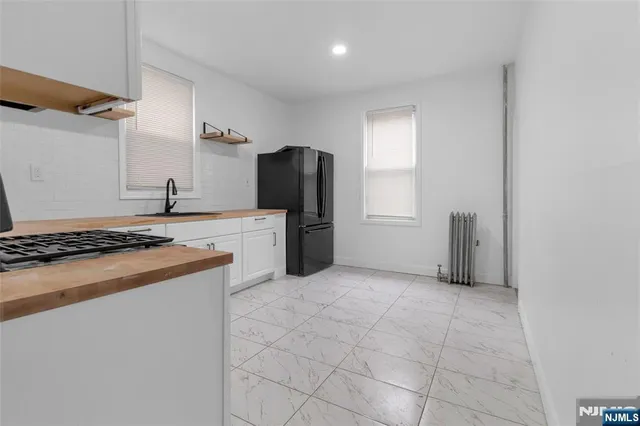 $2,000 | 45 Seymour Avenue, Unit 1, Newark, NJ 07108