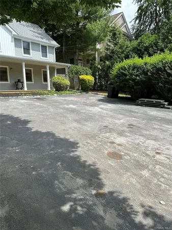 $3,300 | 162 Spring Road, Huntington, NY 11743