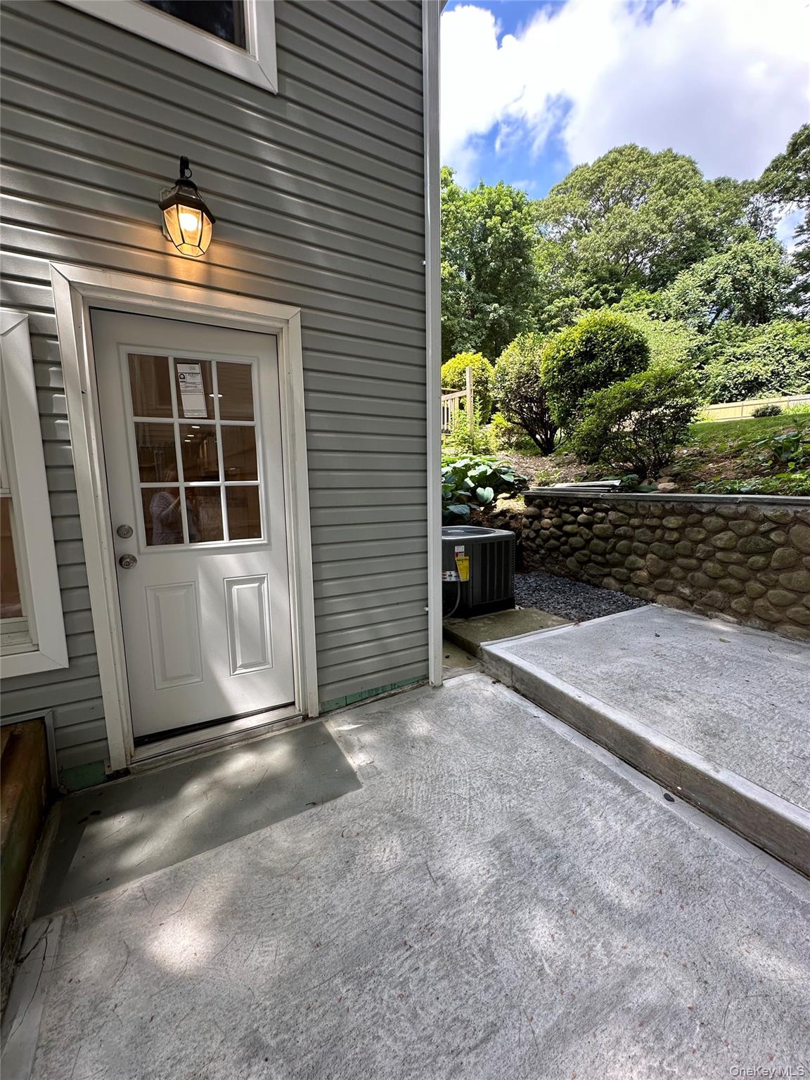 162 Spring Road Huntington, NY 11743 - Photo 6 of 17