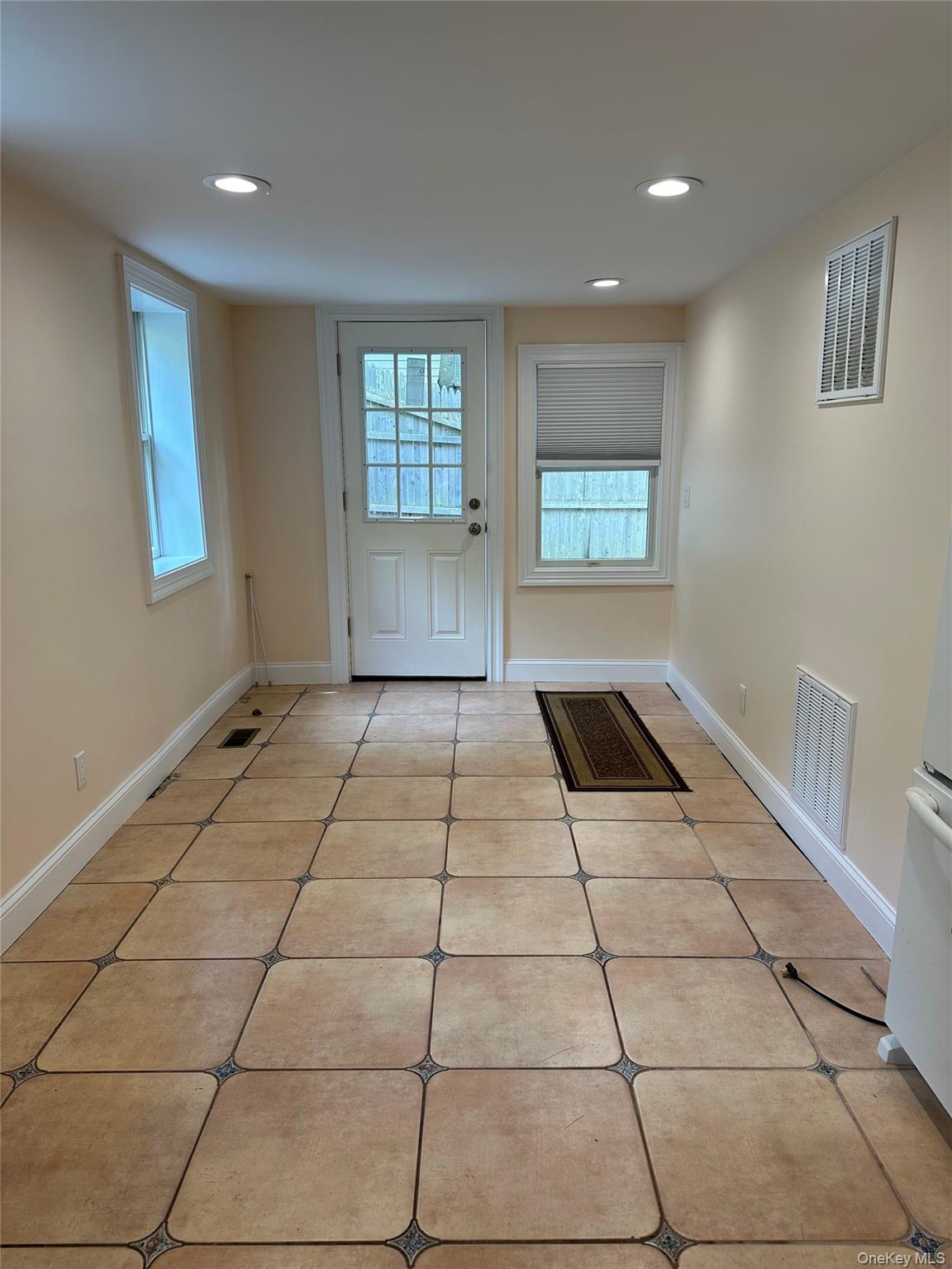 162 Spring Road Huntington, NY 11743 - Photo 7 of 17 In Kitchen