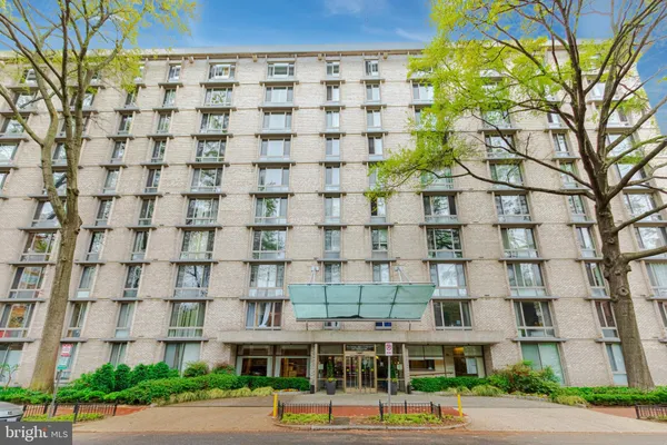 $2,300 | 950 25th Street Northwest, Unit 327N, Washington, DC 20037
