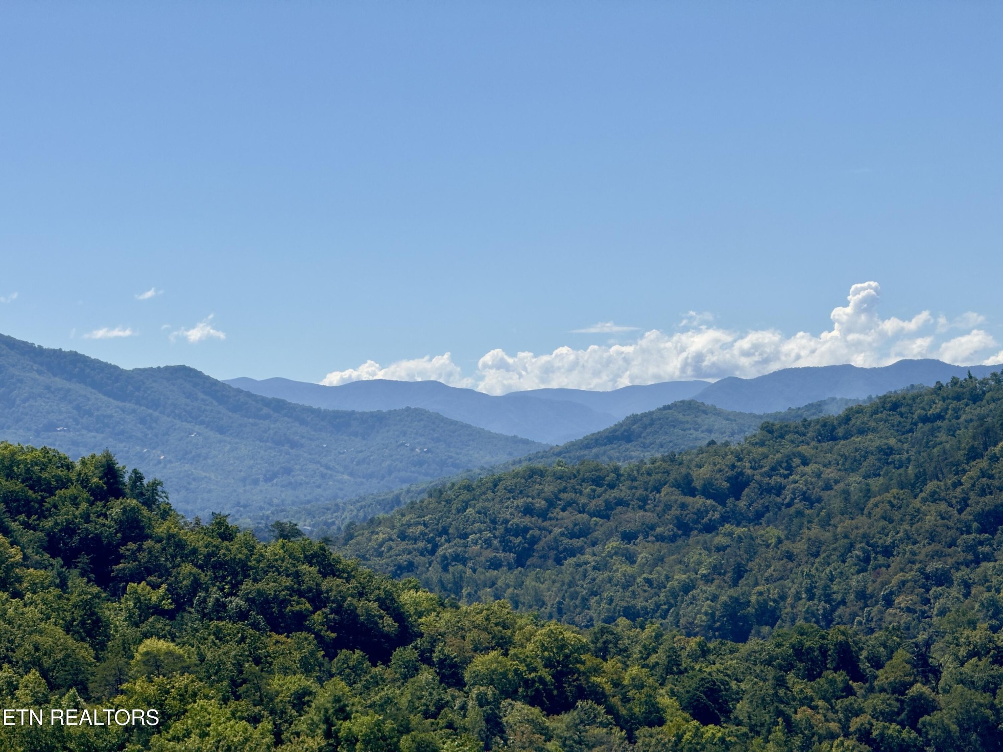 2412 Mountain Ridge Way Sevierville, TN 37862 - Photo 35 of 52 Gallery Image 35