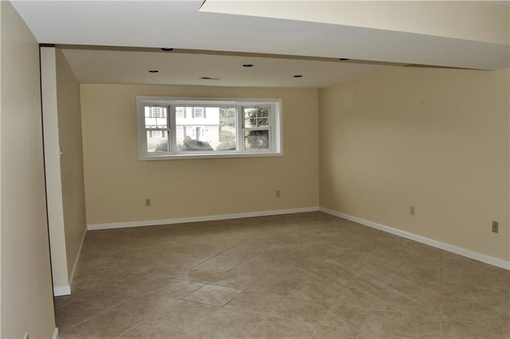 272 Hays Road Pittsburgh, PA 15241 - Photo 21 of 24 Gallery Image 21