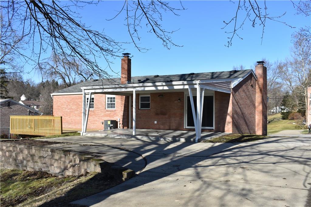272 Hays Road Pittsburgh, PA 15241 - Photo 4 of 24 Gallery Image 4