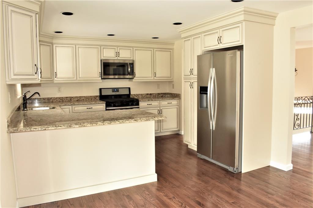 272 Hays Road Pittsburgh, PA 15241 - Photo 10 of 24 Gallery Image 10