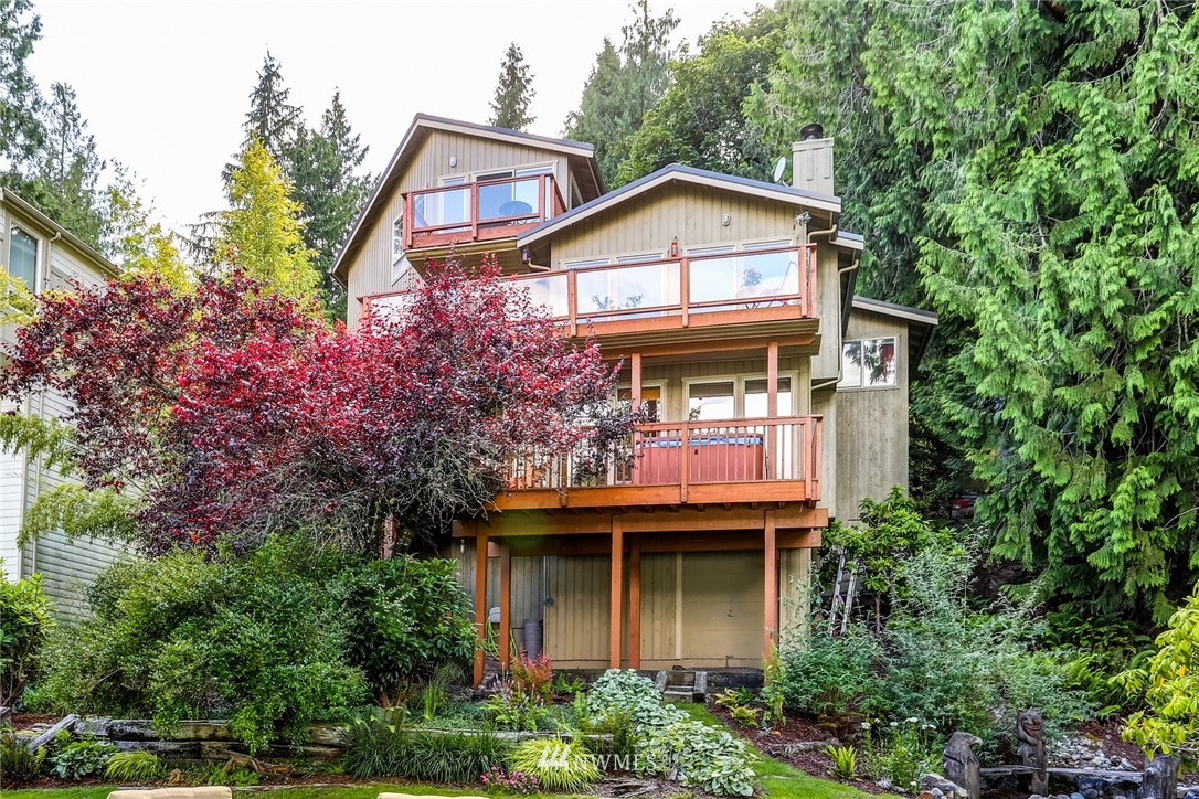 8 Inlet Circle Bellingham, WA 98229 - Photo 3 of 39 a view of a house with a yard and plants