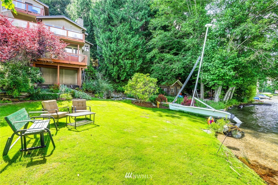 8 Inlet Circle Bellingham, WA 98229 - Photo 30 of 39 a view of an house with swimming pool and sitting area