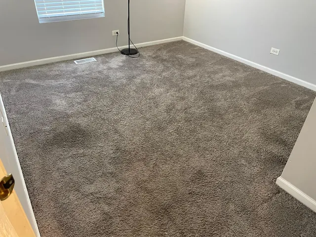 $2,750 | 416 Conservatory Lane, Aurora, IL 60502