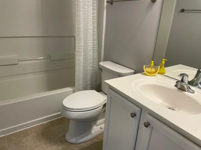 $2,750 | 416 Conservatory Lane, Aurora, IL 60502